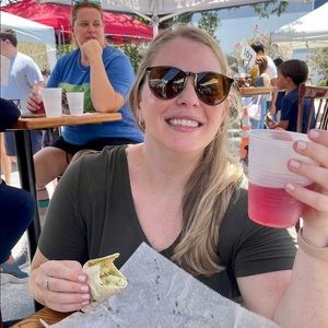 Meet your Posher, Jennifer